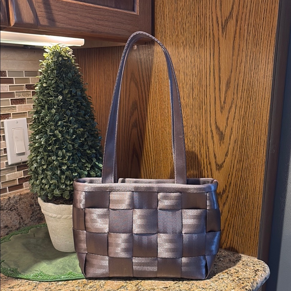 Harvey’s Seatbelt Bag, Medium Tote